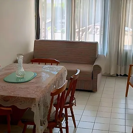 Delphin 3* Side