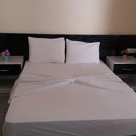 מלון Delphin 3*